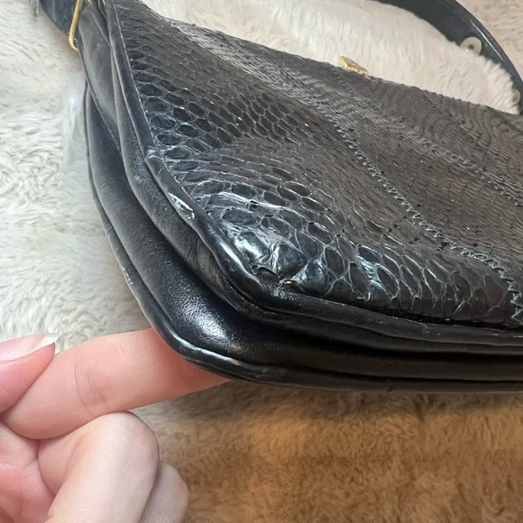Vintage CORET Snakeskin Panel Leather Handbag | Made in Canada 🐍 - Picture 7 of 10